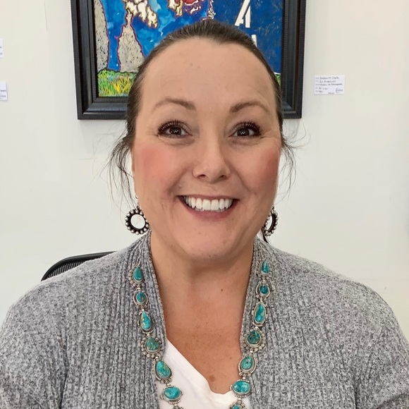 Meet your Posher, Theresa - Picture 3 of 7